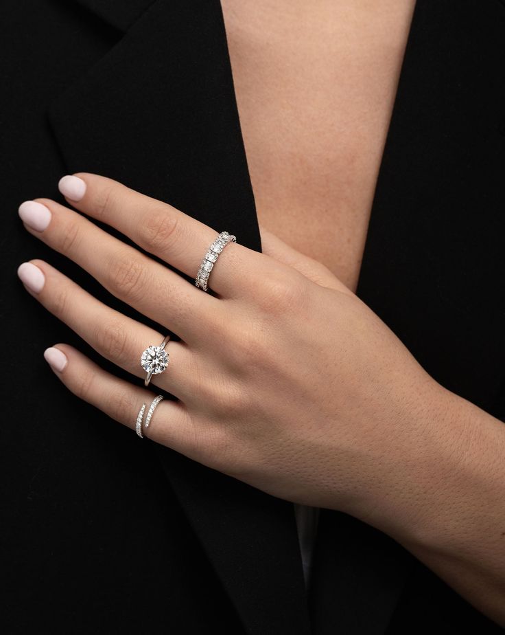 Diamond Engagement Rings vs. Moissanite Engagement Rings