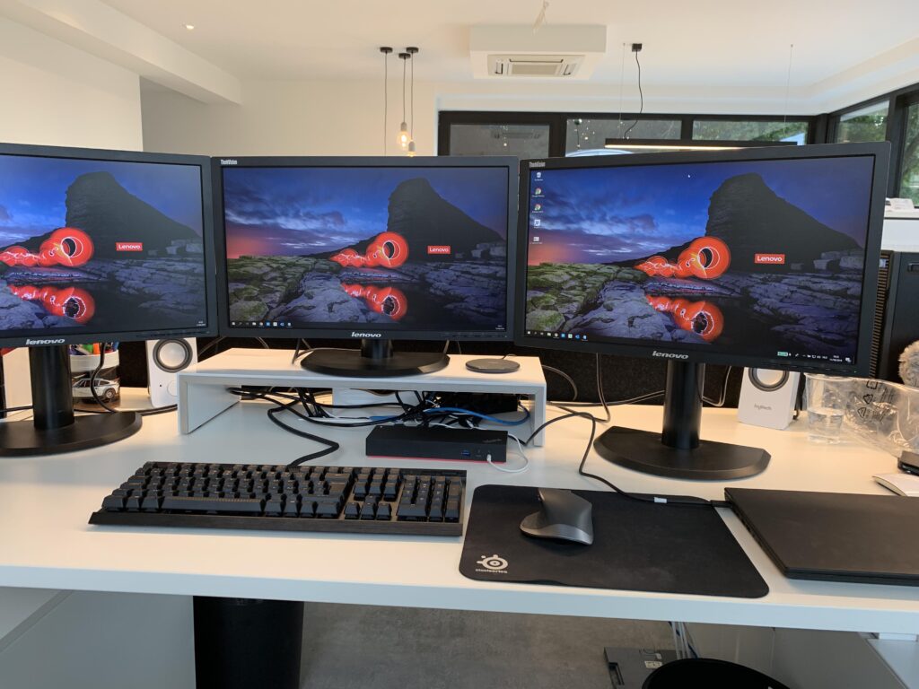 dual monitor docking station