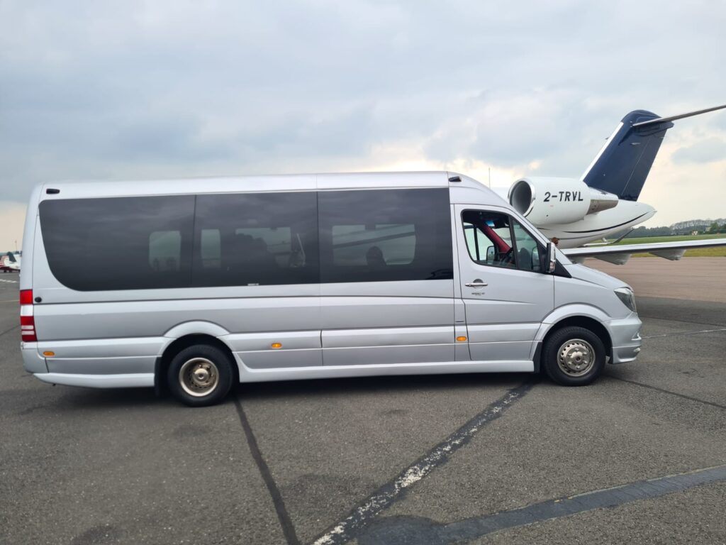 Manchester Airport Transfers: Why Choose Minibus or Coach Hire?